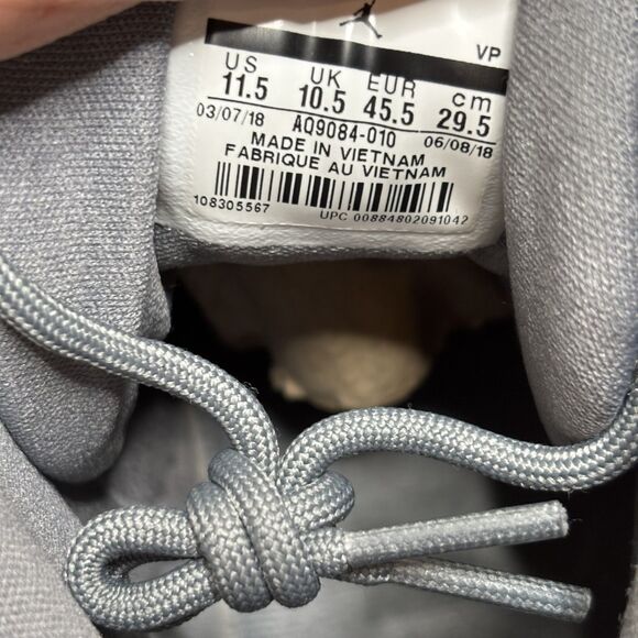 Nike Air Jordan Max Aura Cool Grey - Picture 3 of 12